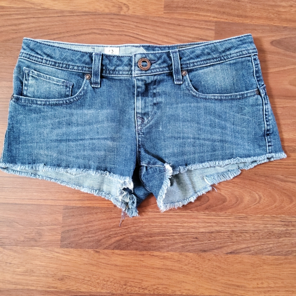 NWOT Volcom High Voltage Cut Off Short Fit Denim Jean Shorts Size 3